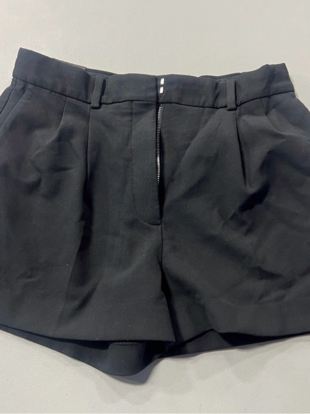 Aritzia Babaton Mini Pleated Black High-Waist Tailored Shorts Noir